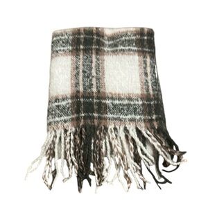 NWT Plaid Fringe scarf - Black, White and gray